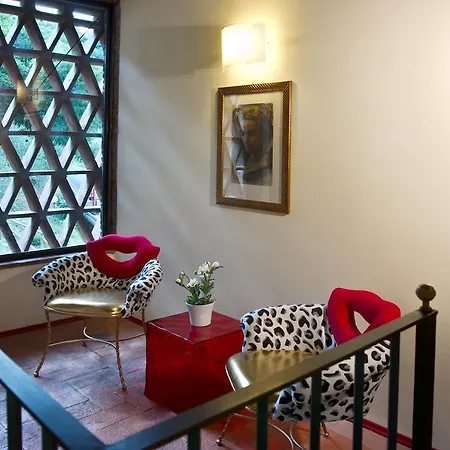 Suite Accommodation Pensionat Lucca